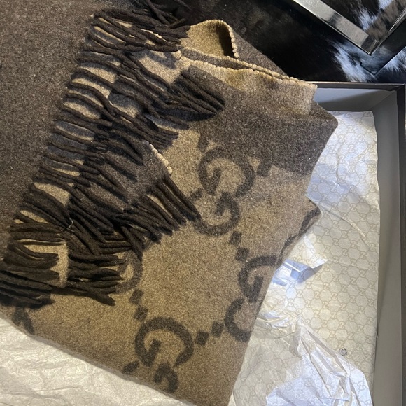 Gucci two tone brown wool-blend throw blanket - Picture 5 of 10